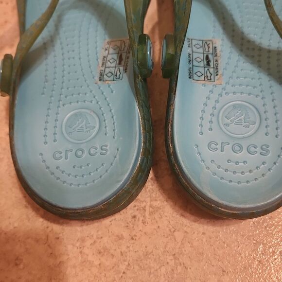 Crocs Women's "Carlie" Blue & Green Leopard-Print Mary Jane Clogs Size 6 - Picture 6 of 11
